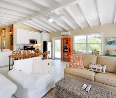 Green Cottage - Living & Kitchen