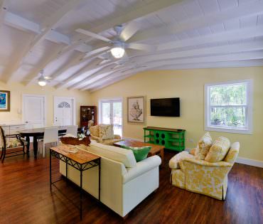 Hawkbill Cottage - Living