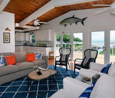 Leatherback Cottage - Living & Kitchen