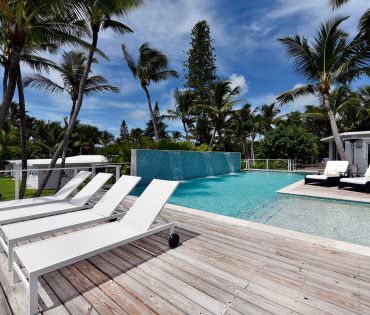 turtle-key-florida-pool-deck